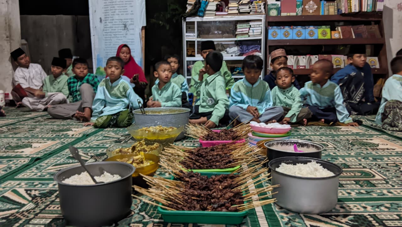 Acara tasyakuran aqiqah/ Bu. Fida