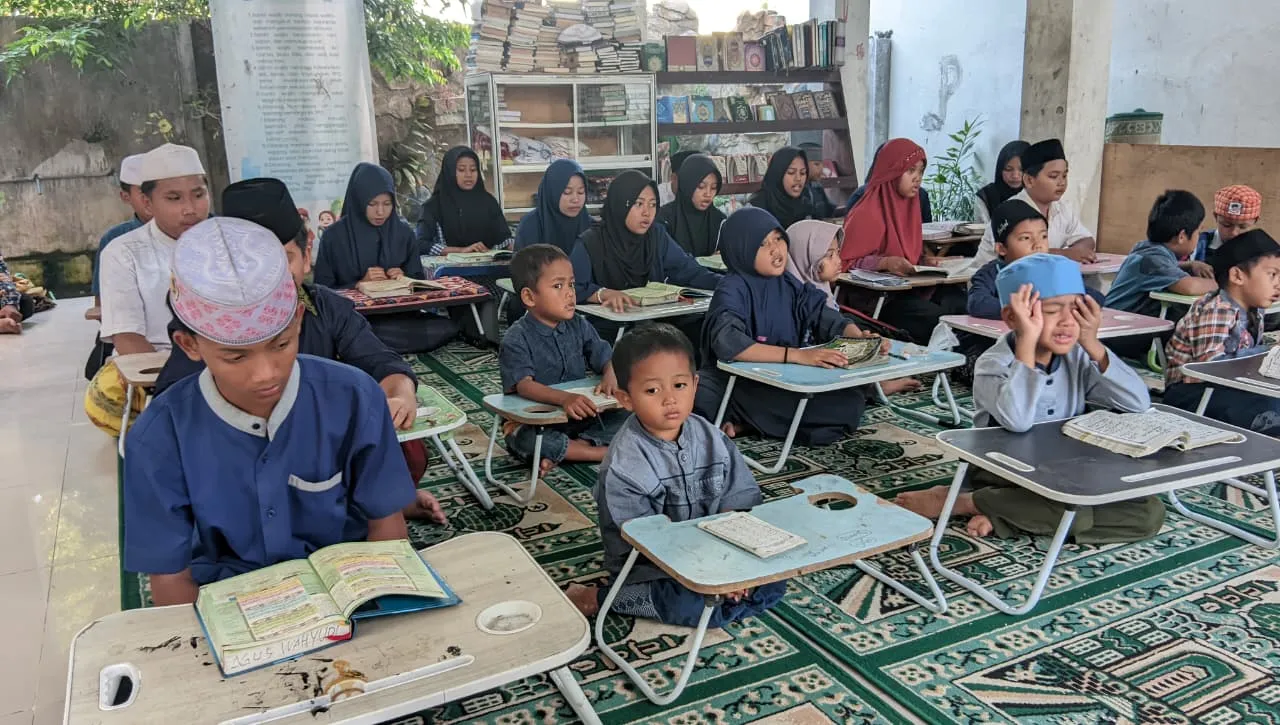 Mengaji anak anak panti